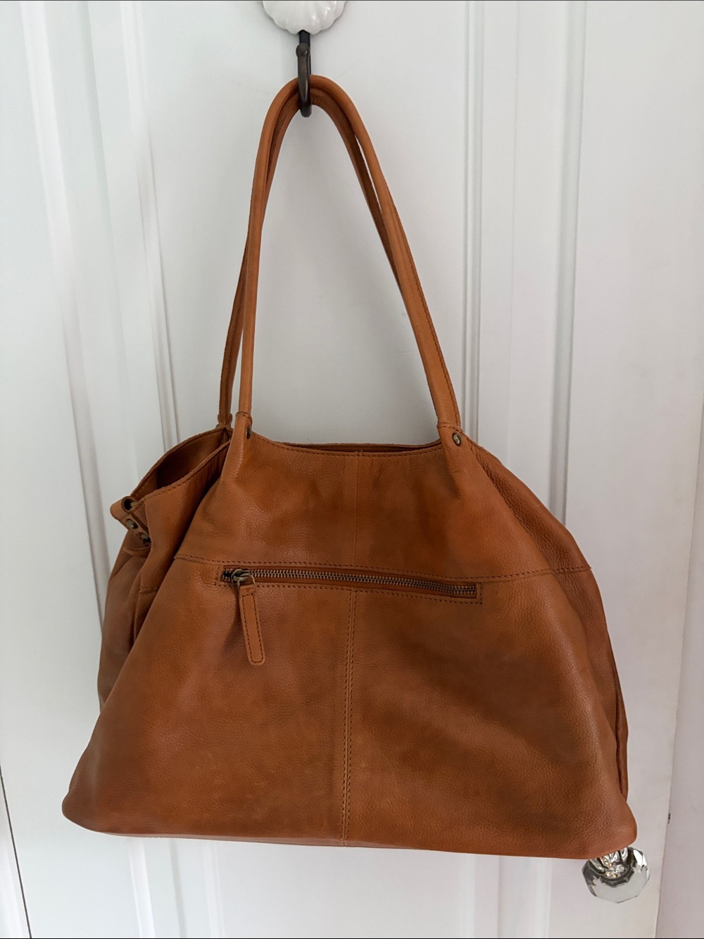 Vilenca Holland • Classic Tan Leather Handbag - Picture 7 of 9